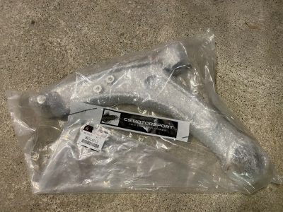 MR554813 Triangle inférieur avant gauche AVG E7-9