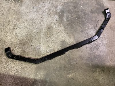 MR592164 Traverse supérieure face avant E7-9