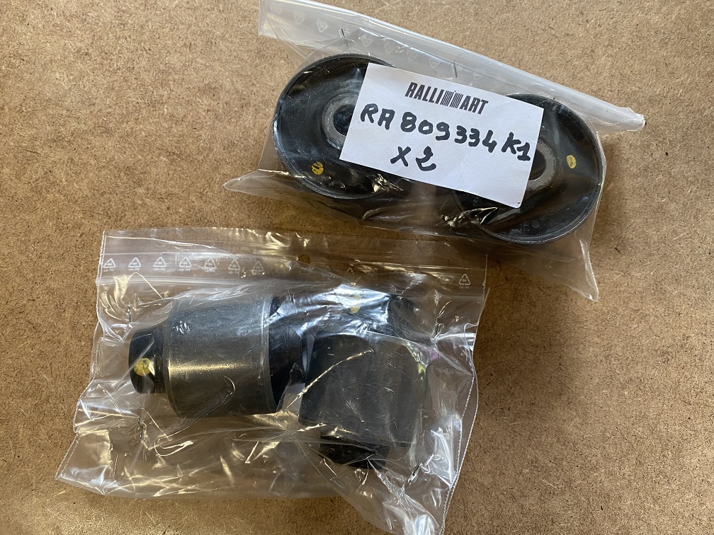 Jeu 4 silentblocs durs RALLIART supports diff arrière E5-9 RS