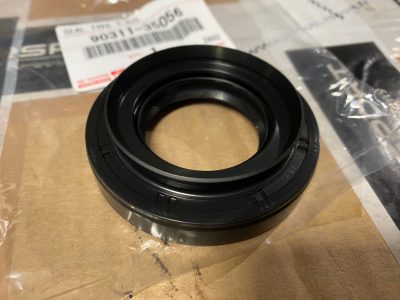 90311-35056 Joint spi sortie transmission roue avant droit AVD GR Yaris (36113D)