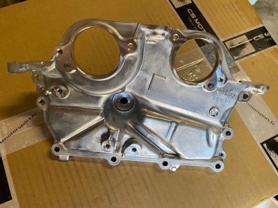 11322-18010 Couvercle carter supérieur distribution GR Yaris (11304)