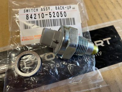 84210-52050 Contacteur marche arrière GR Yaris BVM (84210)