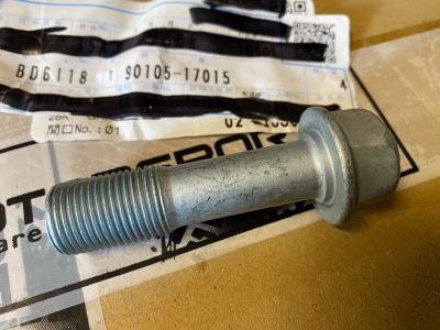 90105-17015 Vis type C jambe amortisseur avant / porte moyeu GR Yaris (43211K 43212D)